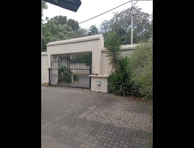 23 BEDROOM COMPLEX FOR SALE IN BRYANSTON